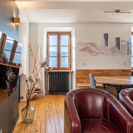 Le Duplex Du *